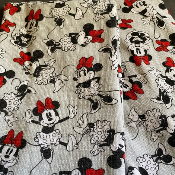 3/$20 Minnie Mouse hand/dish towels - Picture 4 of 8